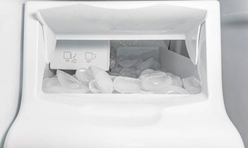 Comment nettoyer une machine à glace frigidaire ?